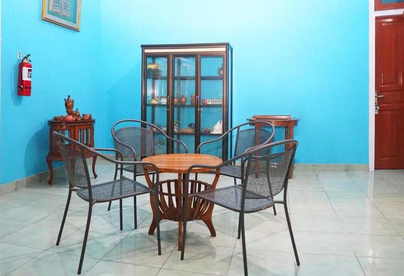 בית מלון כפרי Oyo 923 Penginapan Balai Sultan