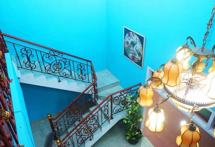 בית מלון כפרי Oyo 923 Penginapan Balai Sultan