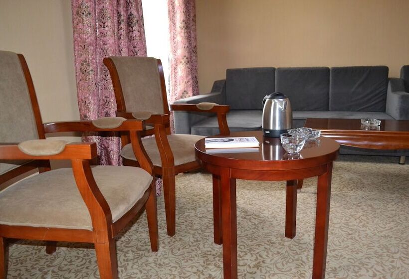 هتل Remi Khudjant