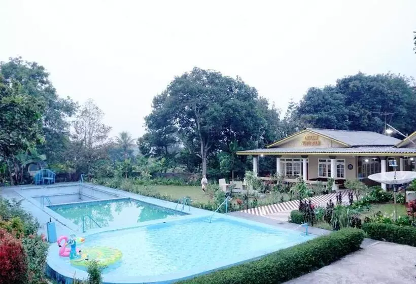 ペンション Residences By Reddoorz Near Taman Safari