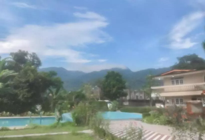 ペンション Residences By Reddoorz Near Taman Safari