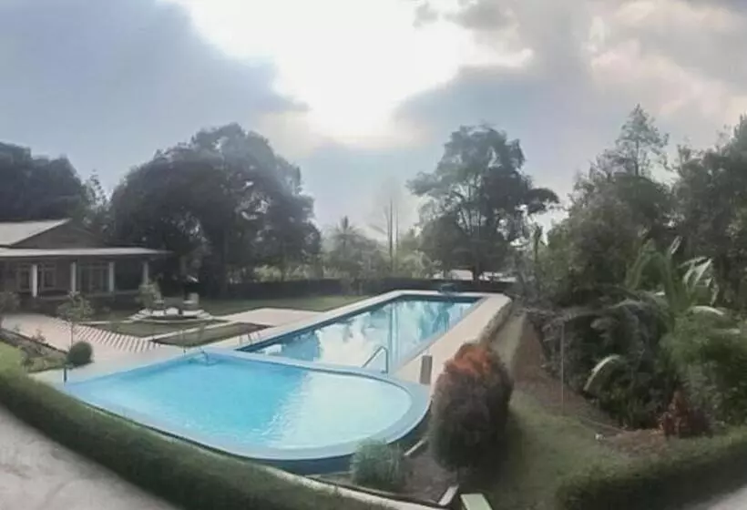 ペンション Residences By Reddoorz Near Taman Safari