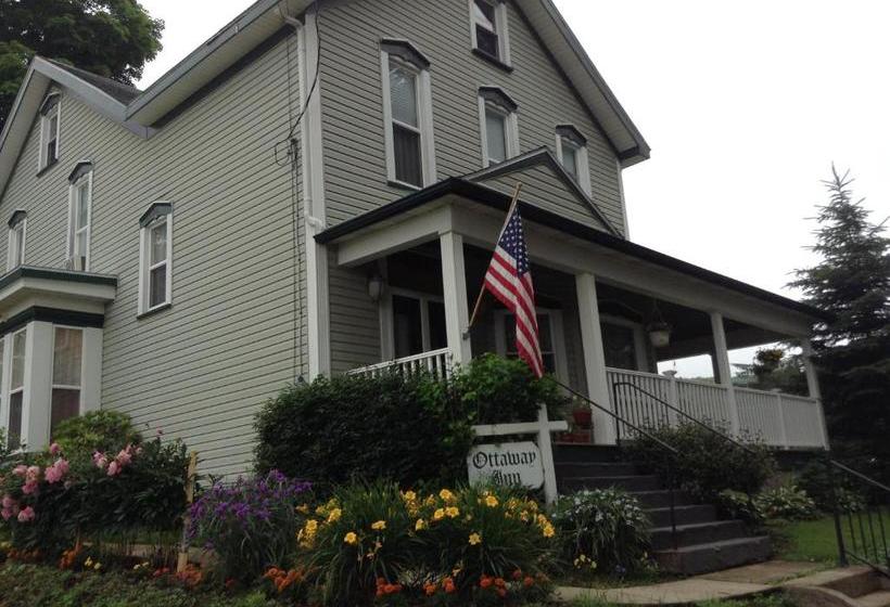 Bed and Breakfast Ottaway Inn Llc
