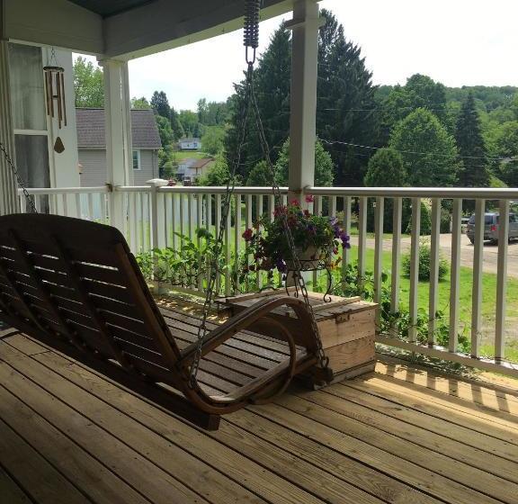 Bed and Breakfast Ottaway Inn Llc