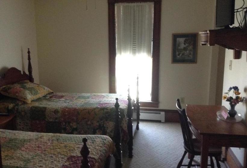 Bed and Breakfast Ottaway Inn Llc