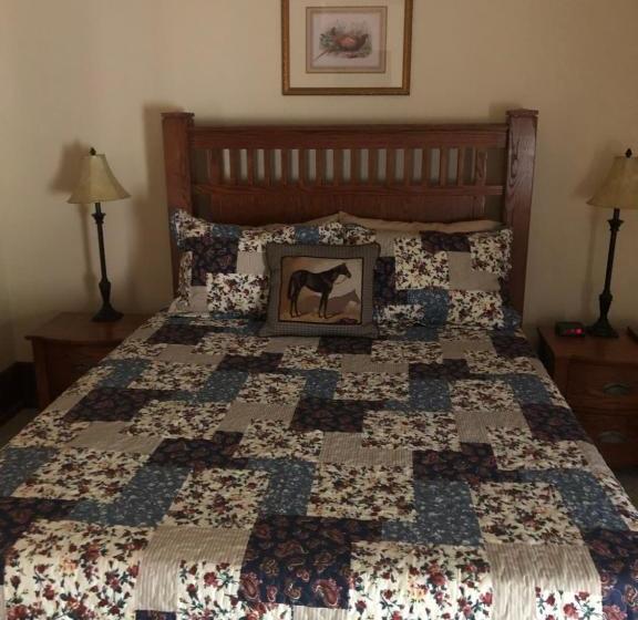 Bed and Breakfast Ottaway Inn Llc