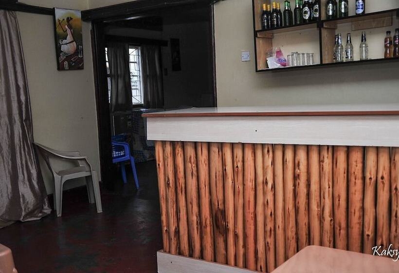 هتل Serene Executive Suites