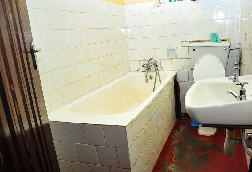 هتل Serene Executive Suites