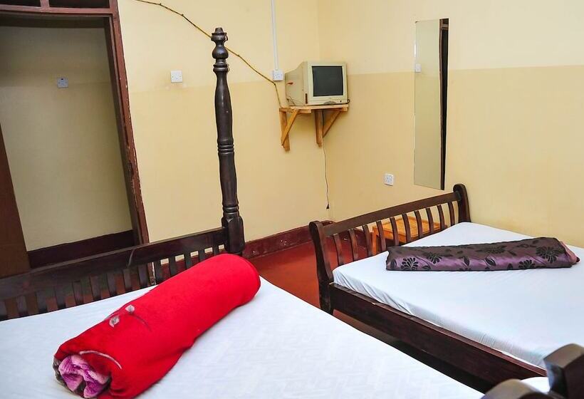 هتل Serene Executive Suites