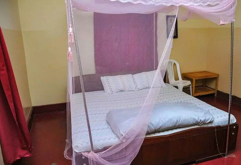 هتل Serene Executive Suites