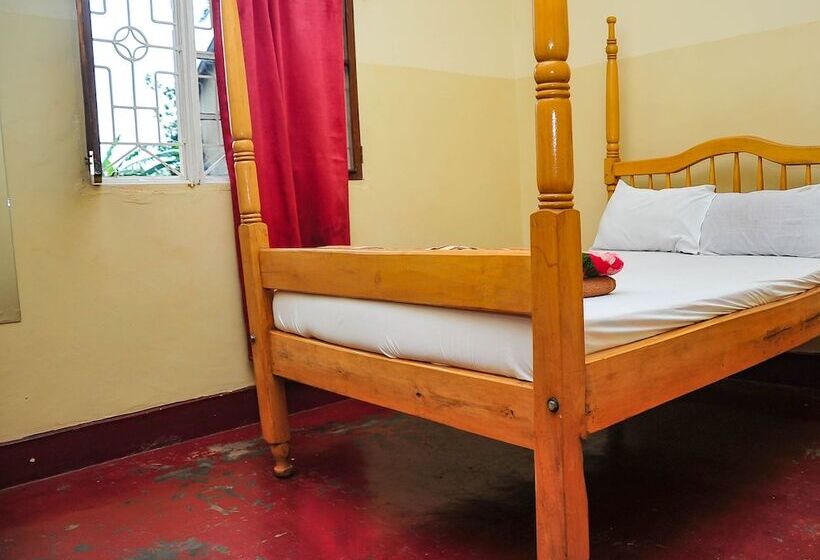 هتل Serene Executive Suites