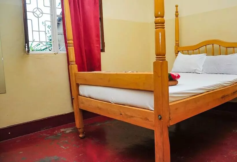 هتل Serene Executive Suites