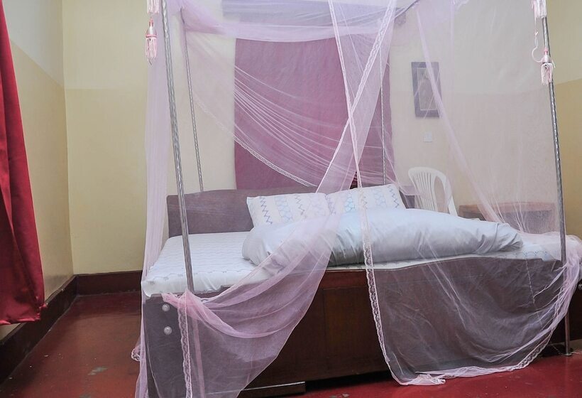 هتل Serene Executive Suites