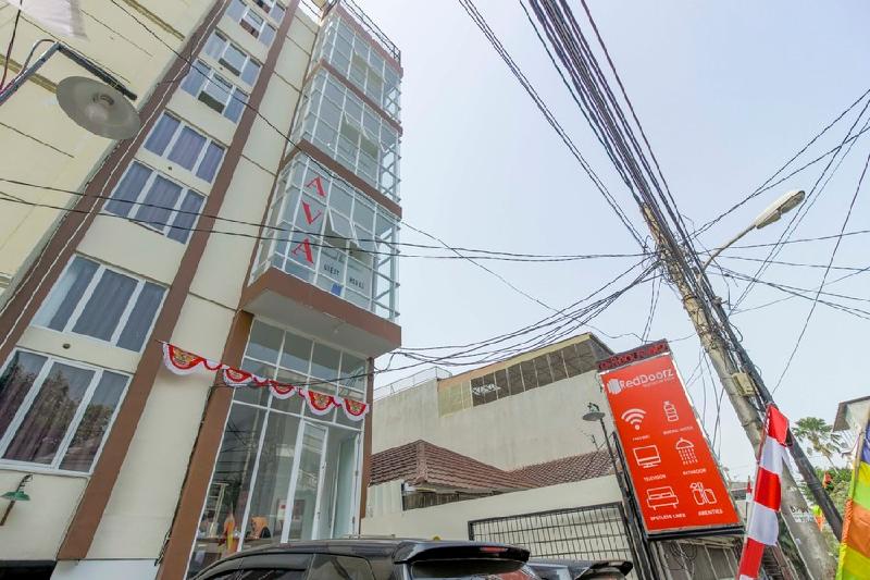 בית מלון כפרי Reddoorz Near Hayam Wuruk