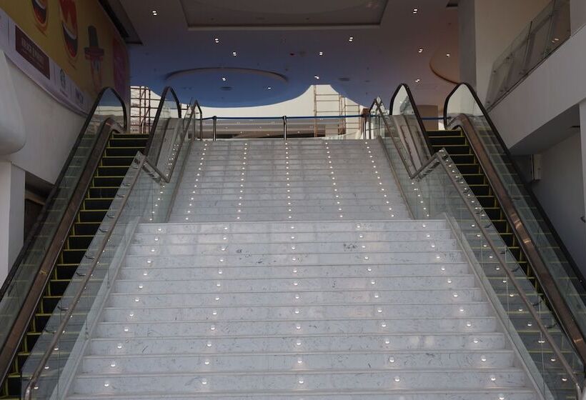 هتل Regenta Central Rs Chennai Omr Sipcot