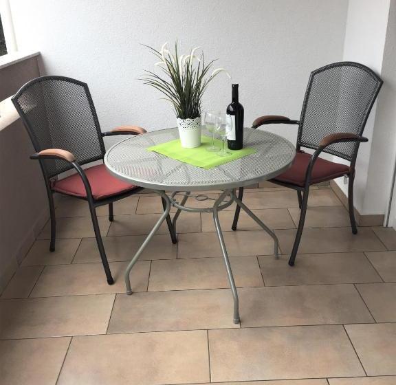 בית מלון כפרי Apartments Orhideja