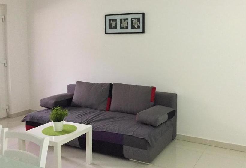 בית מלון כפרי Apartments Orhideja