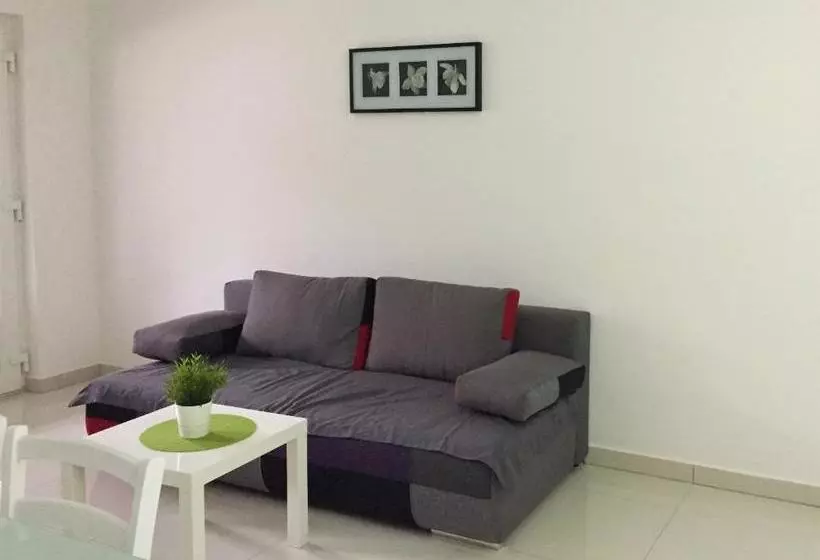 هتل Apartments Orhideja
