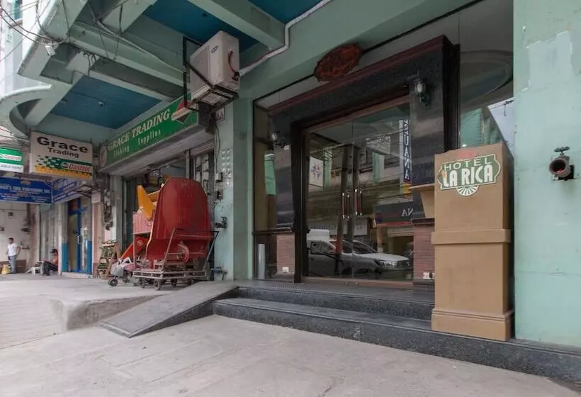 ホテル Reddoorz @ Downtown Tacloban