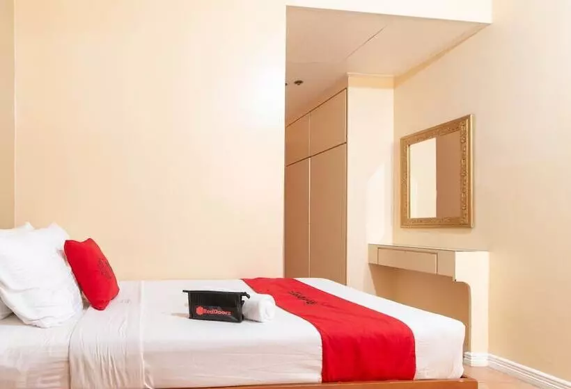 ホテル Reddoorz @ Downtown Tacloban