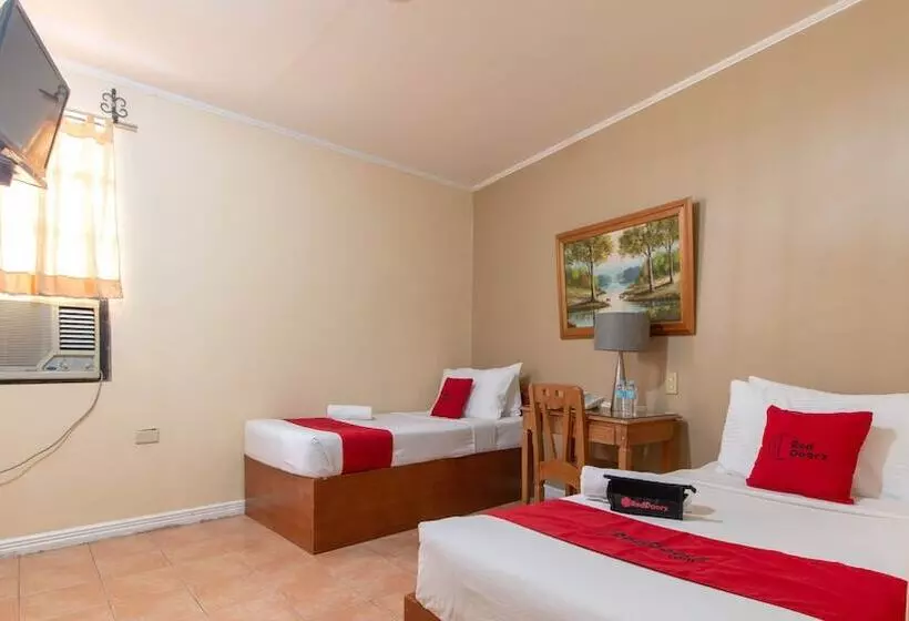 ホテル Reddoorz @ Downtown Tacloban