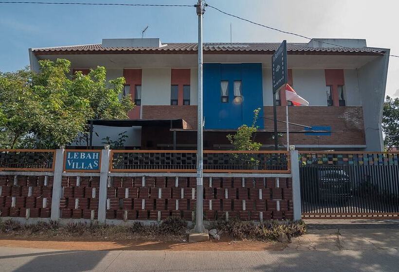 פנסיון Reddoorz Syariah Near Krida Nusantara