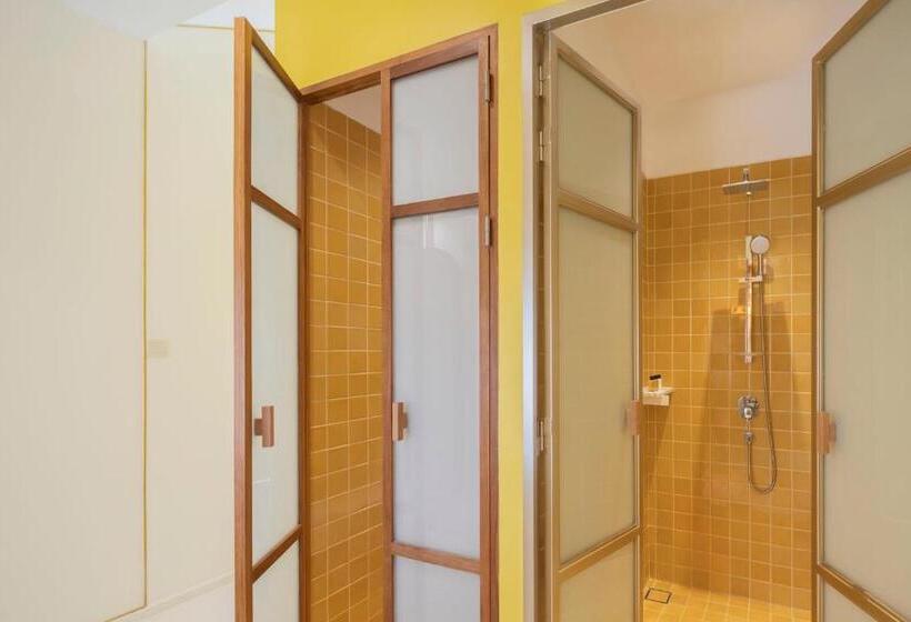 Отель Baan Pomphet