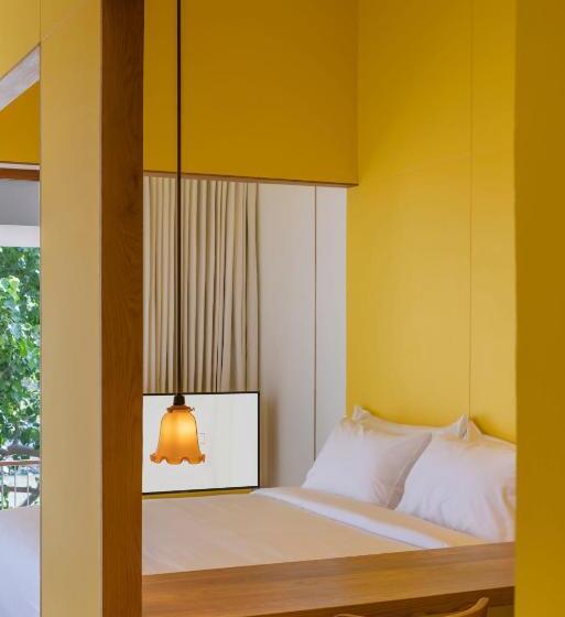 Отель Baan Pomphet