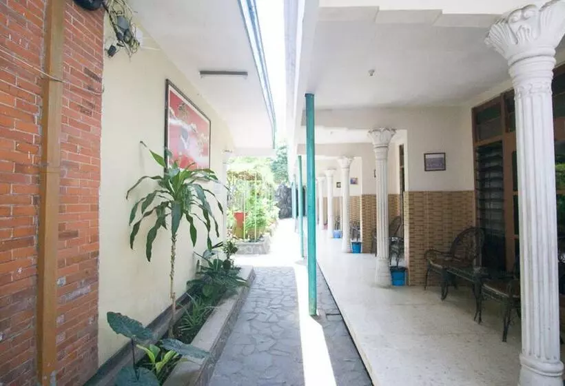 ホテル Reddoorz Syariah @ Jalan Gajah Mada