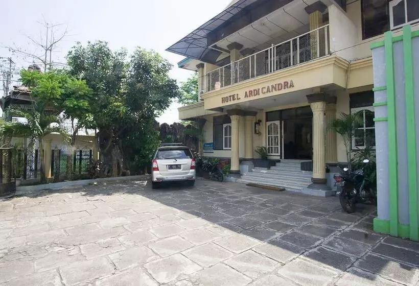 ホテル Reddoorz Syariah @ Jalan Gajah Mada