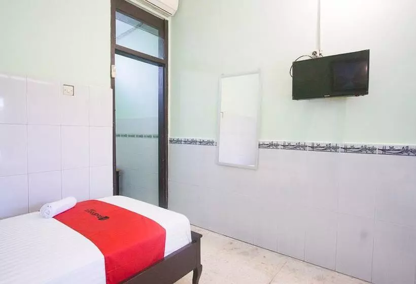 ホテル Reddoorz Syariah @ Jalan Gajah Mada