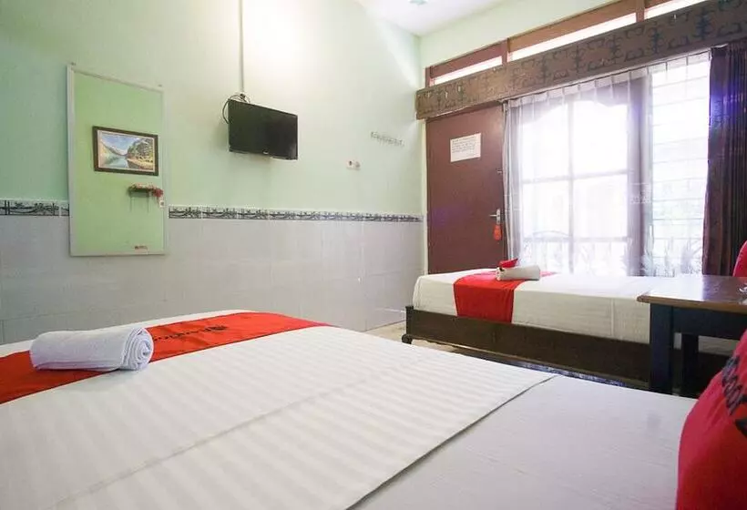ホテル Reddoorz Syariah @ Jalan Gajah Mada