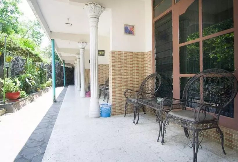 ホテル Reddoorz Syariah @ Jalan Gajah Mada