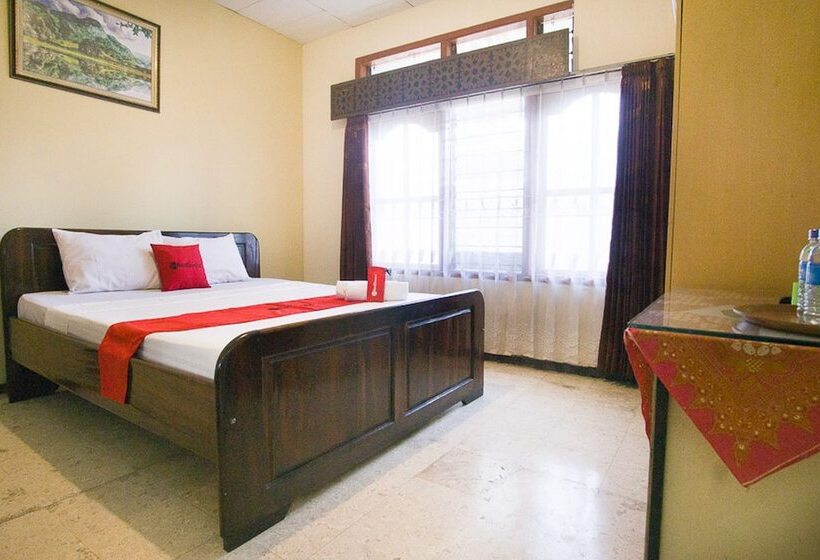 בית מלון כפרי Reddoorz Syariah @ Jalan Gajah Mada