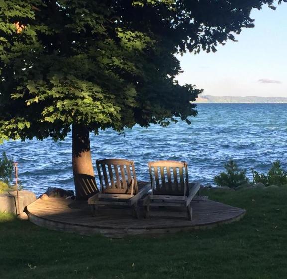 The Spring Lighthouse B&b