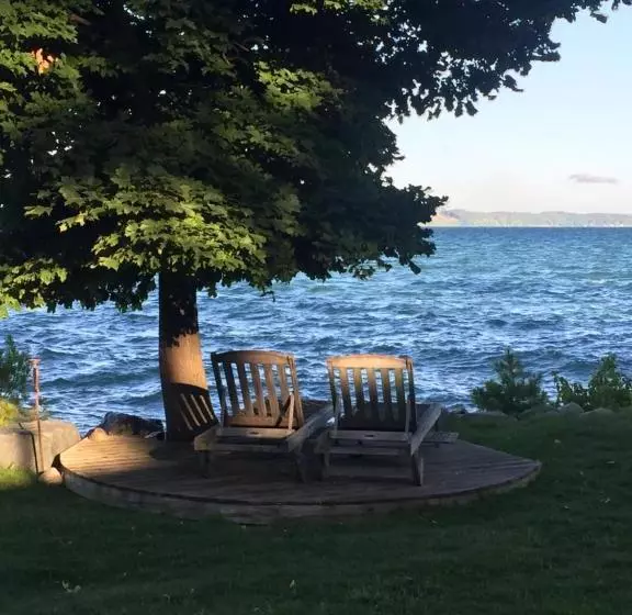 The Spring Lighthouse B&b