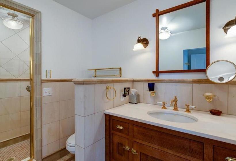 The Spring Lighthouse B&b