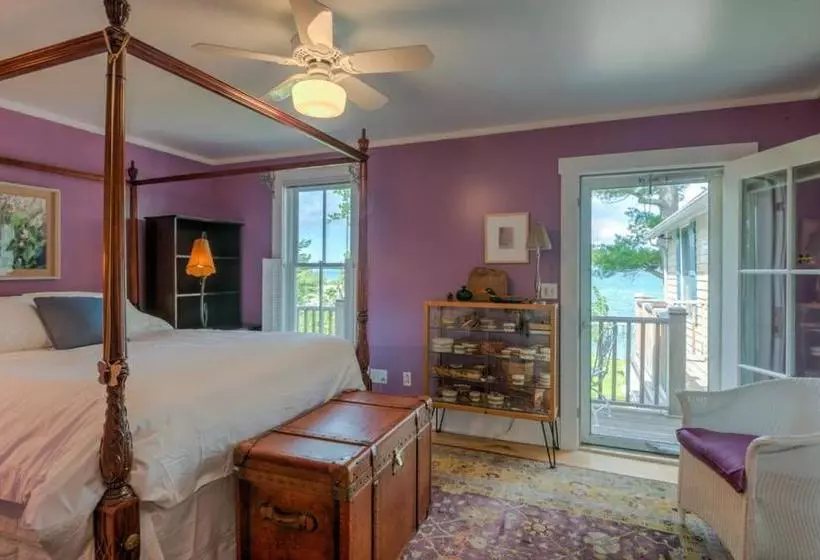 The Spring Lighthouse B&b