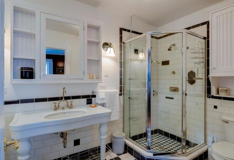 The Spring Lighthouse B&b