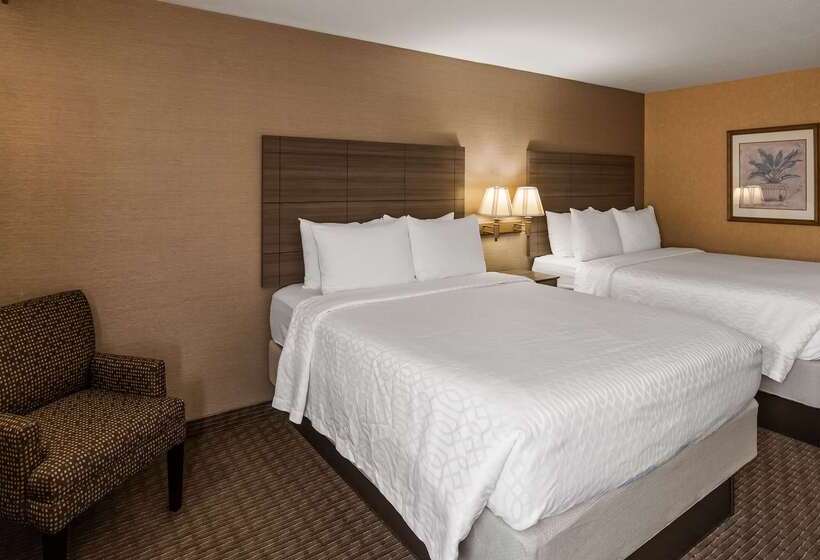 בית מלון כפרי Best Western Plus North Canton Inn & Suites