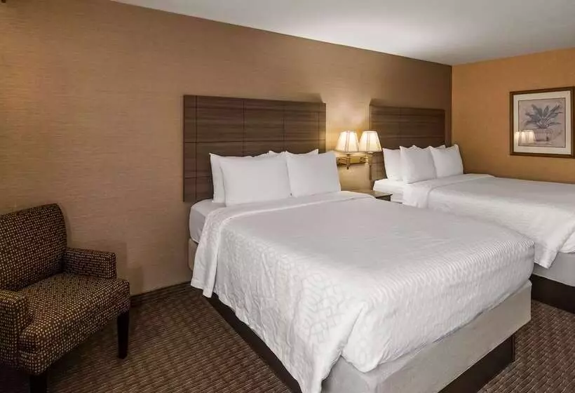 호텔 Best Western Plus North Canton Inn & Suites