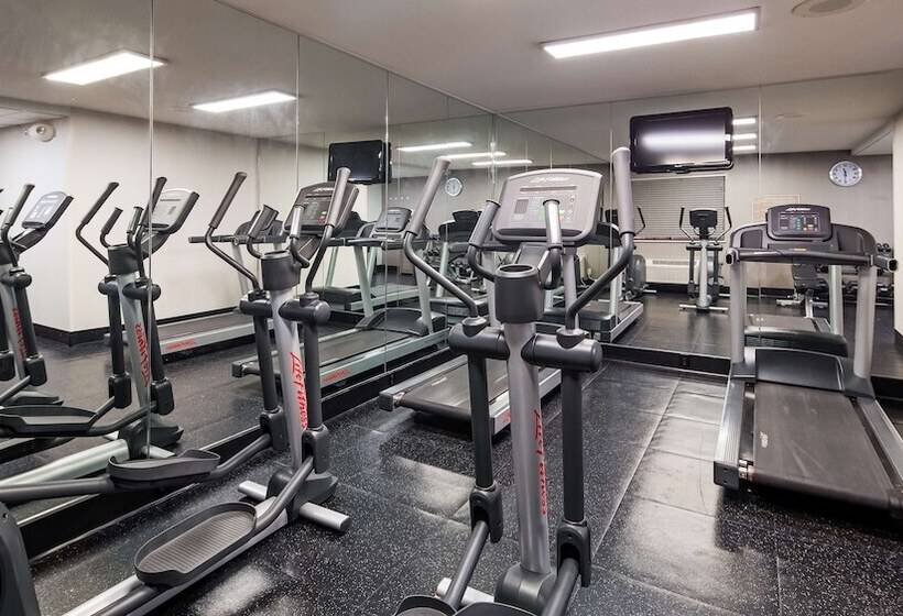 בית מלון כפרי Best Western Plus North Canton Inn & Suites