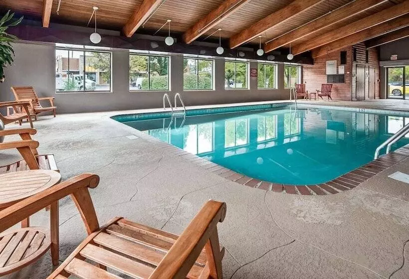 호텔 Best Western Plus North Canton Inn & Suites