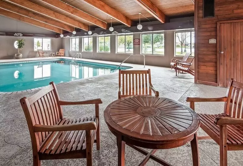 호텔 Best Western Plus North Canton Inn & Suites