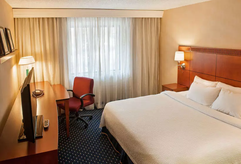 Отель Radisson  Detroitfarmington Hills
