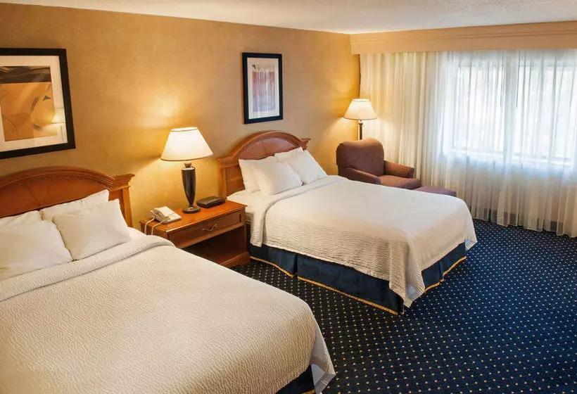 Отель Radisson  Detroitfarmington Hills