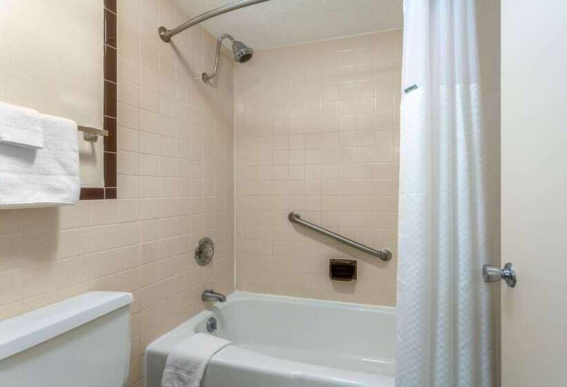 Hotel Days Inn By Wyndham Breezewood