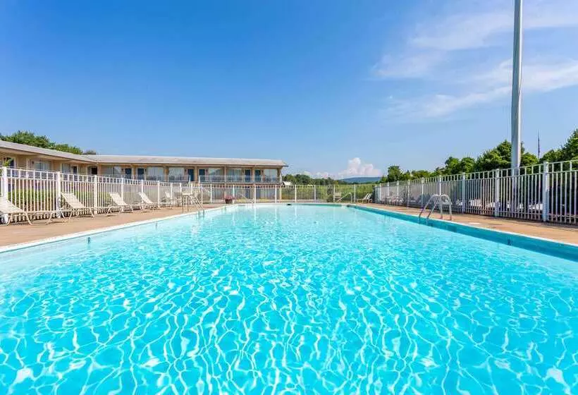 호텔 Days Inn By Wyndham Breezewood