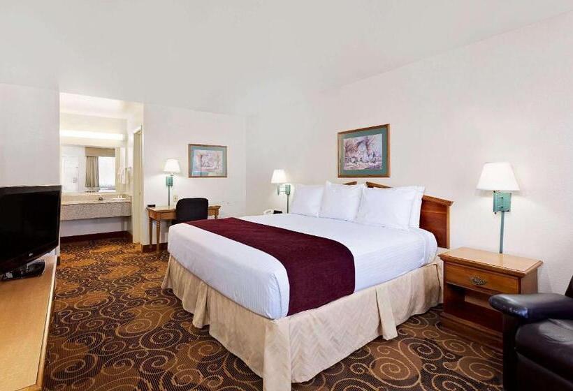 בית מלון כפרי Days Inn By Wyndham San Angelo