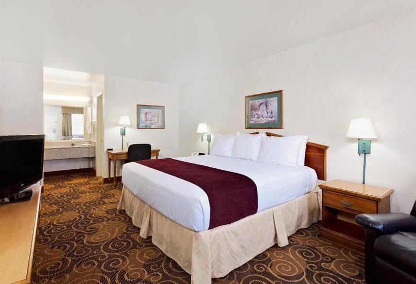 בית מלון כפרי Days Inn By Wyndham San Angelo